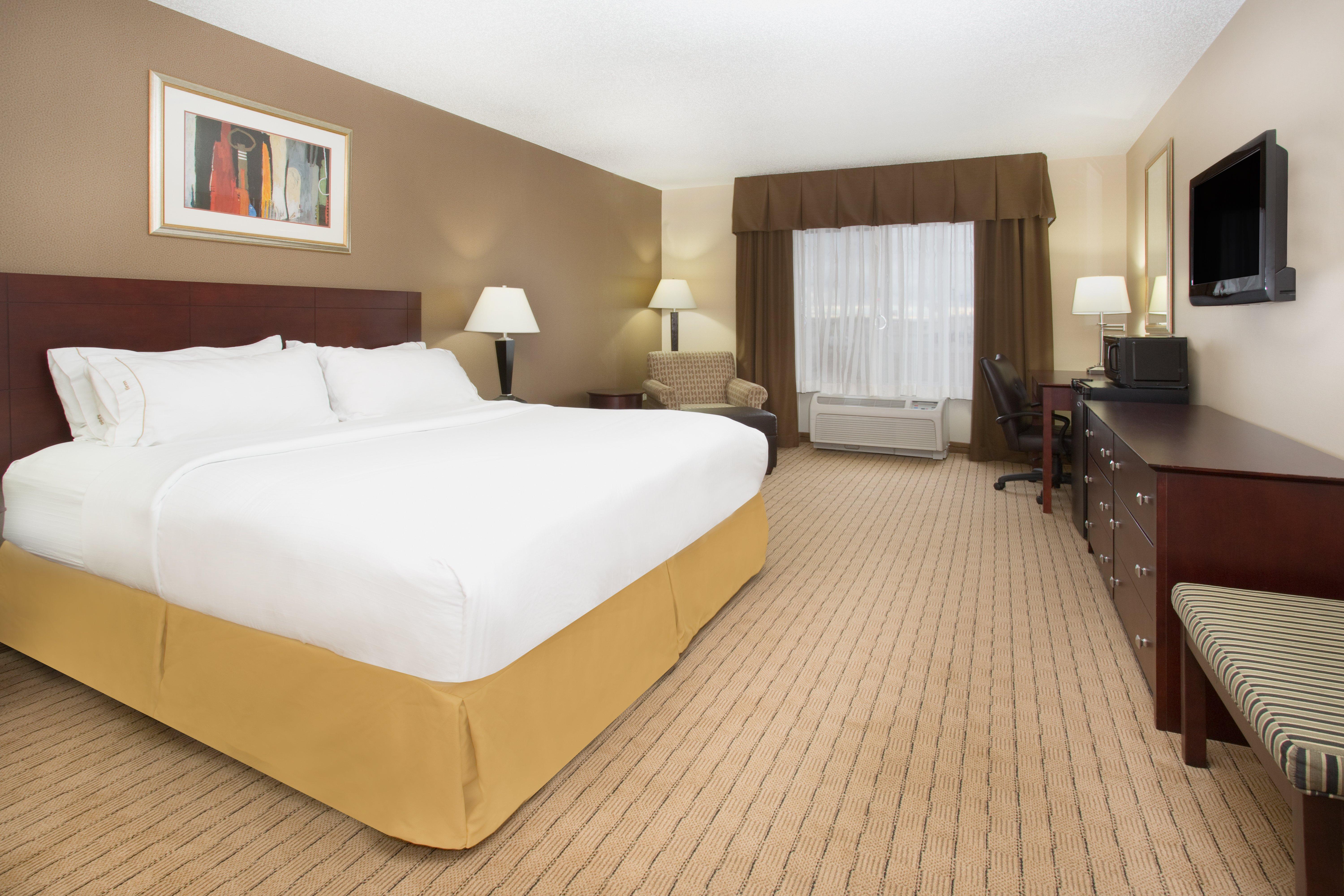 Holiday Inn Express Hotel & Suites Minot South By Ihg Exterior photo