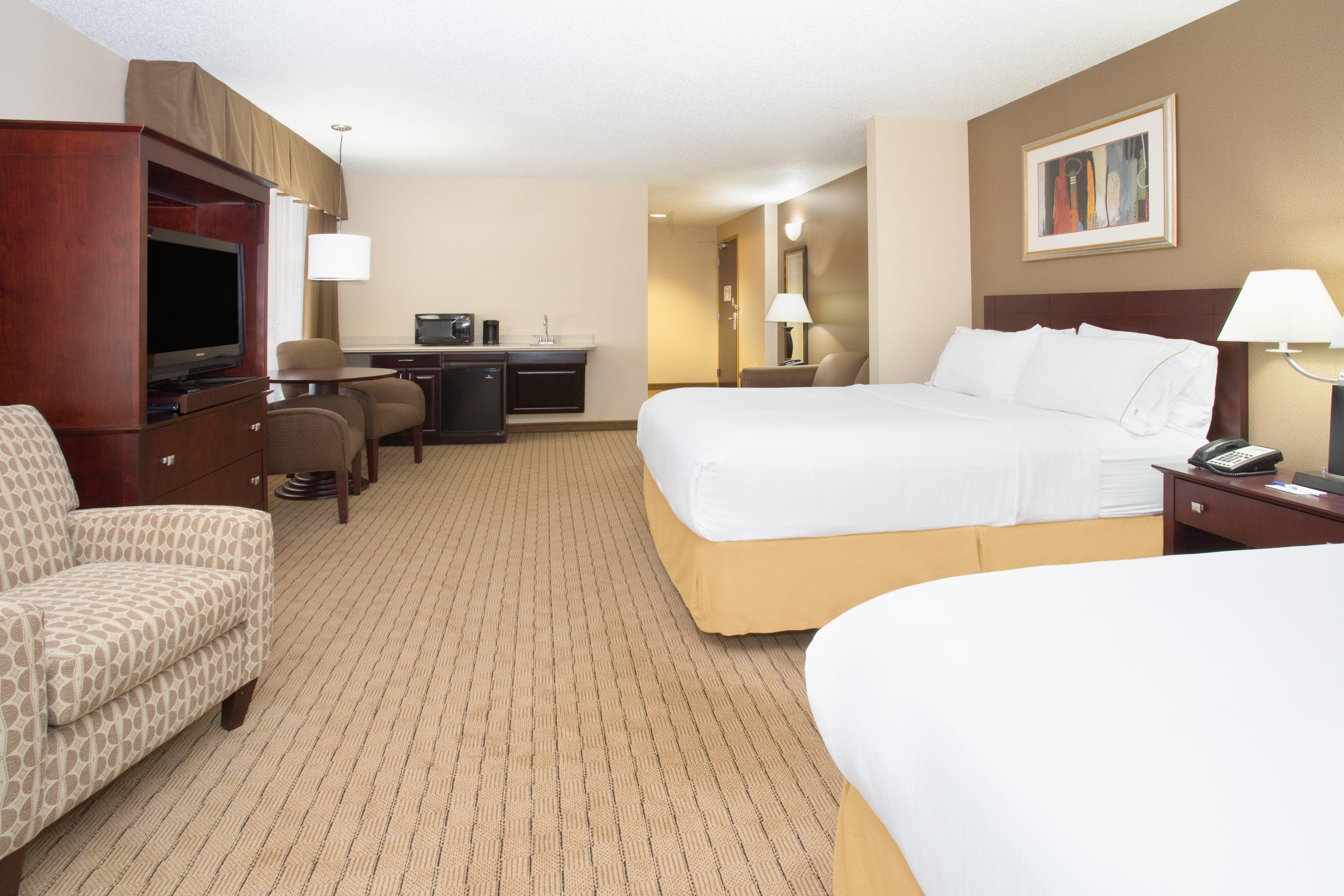 Holiday Inn Express Hotel & Suites Minot South By Ihg Exterior photo