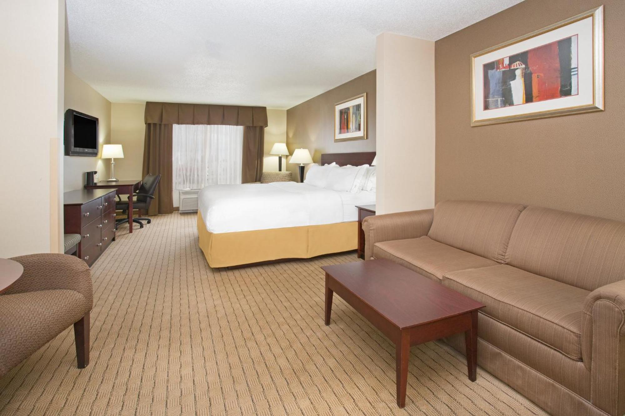 Holiday Inn Express Hotel & Suites Minot South By Ihg Exterior photo